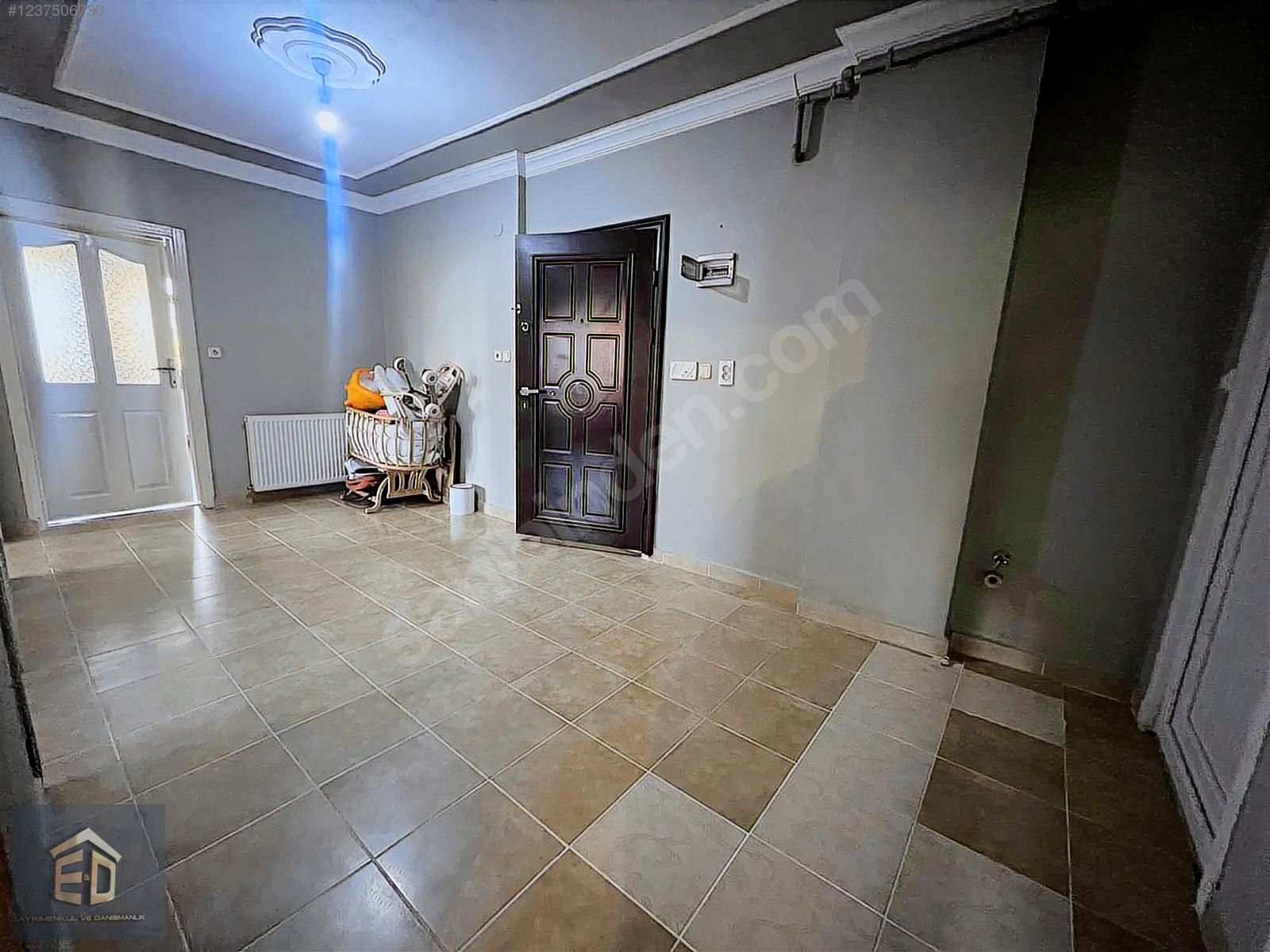 MERKEZ OKULLAR BÖLĞESİNDE SATILIK 2+1 DOĞALGAZLI ASANSÖRLÜ DAİRE - TRABZON ARAKLI fotoğraf 3