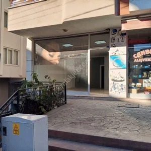Yarımcapark İşmerkezinde Satılık Dükkan - KOCAELİ KÖRFEZ fotoğraf 2