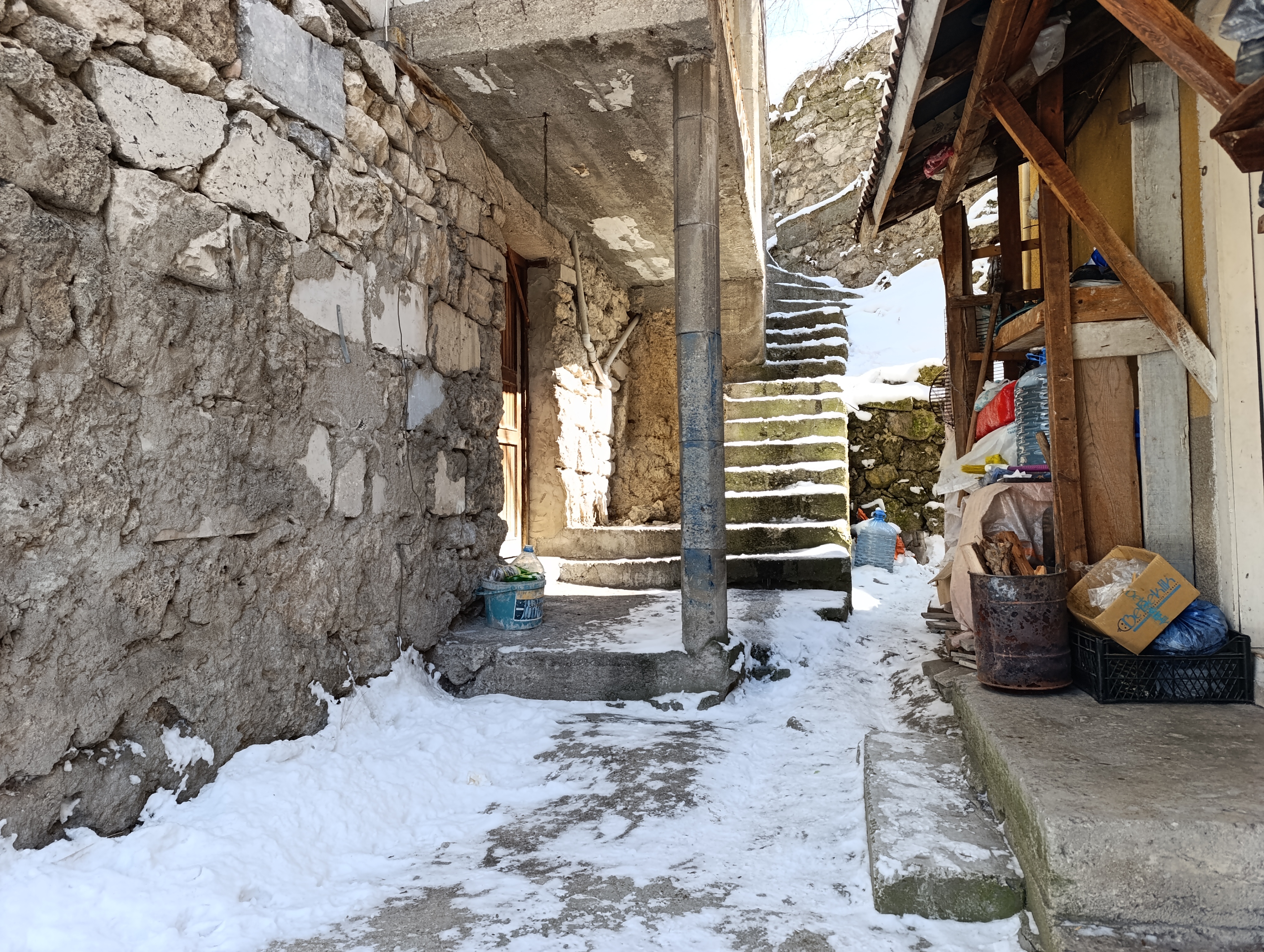 BOLU GÖYNÜK ÇEŞME MAH.MÜSTAKİL 3 KATLI KERPİÇ EV - BOLU GÖYNÜK fotoğraf 3