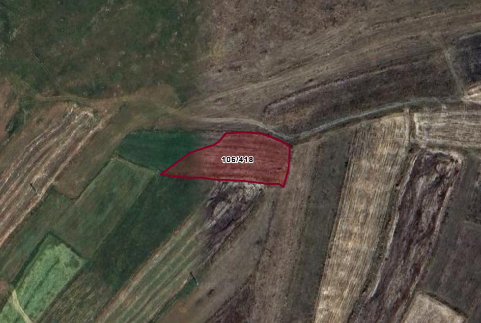 ARDAHAN GÖLE KAYAALTI  KÖYÜNDE  2.250 M²  TARLA  SATILIKTIR