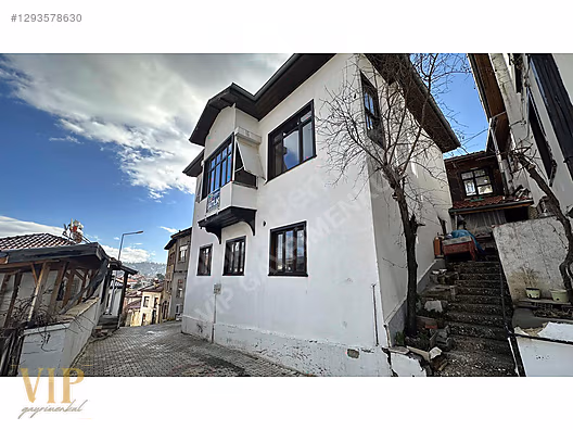 VİP GAYRİMENKUL'den MERKEZDE MÜSTAKİL İKİ KATLI EV - ANTALYA ELMALI fotoğraf 14