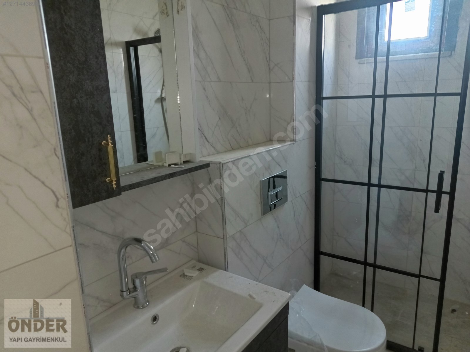 YAKACIK MEYDANDA SATILIK 3+1 DAİRE - İSTANBUL KARTAL fotoğraf 12