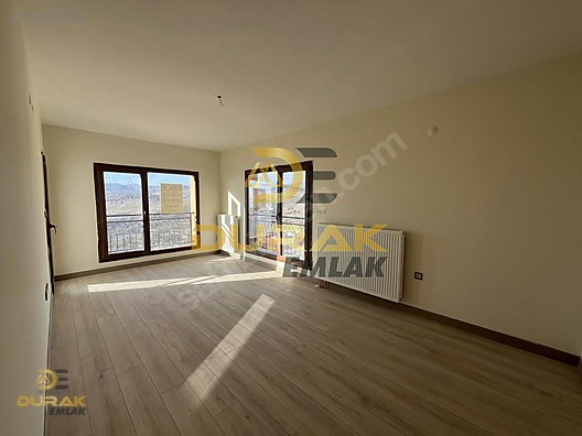 DURAK EMLAK'TAN GÖKÇE TOKİLER'DE KİRALIK 3.KAT 2+1 SIFIR DAİRE - AFYONKARAHİSAR MERKEZ fotoğraf 4