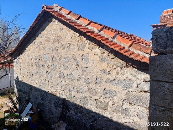 BERGAMA KOZAK YAYLASI KARAVELİLER MAH DE 485 m2 EV VE ARSASI - İZMİR BERGAMA fotoğraf 5