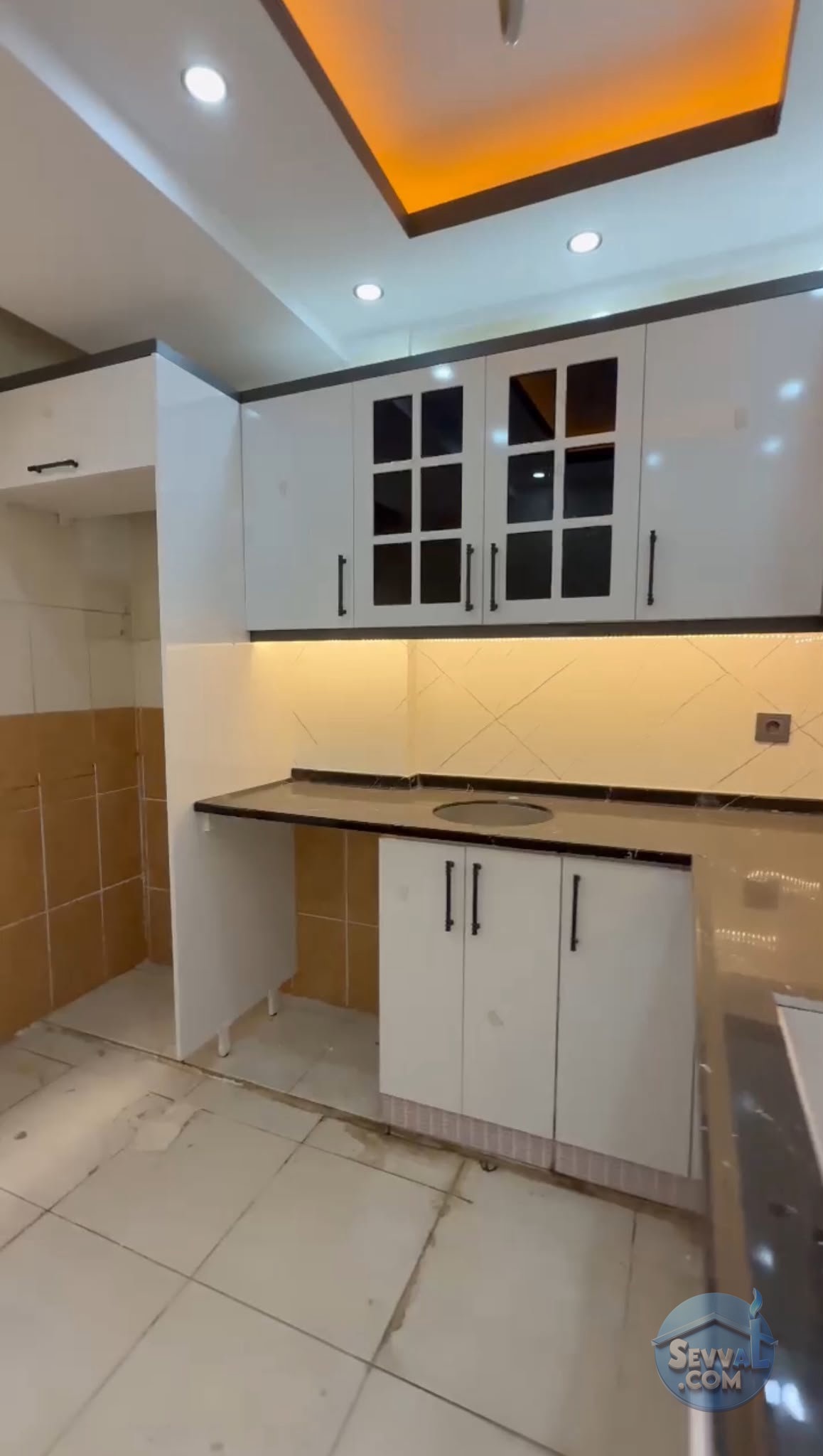 AHMET YESEVİ MAH YÜKSEK GİRİŞ 3+1 D.GAZ KAPIDA  YETKİ NO: 6300012  - ŞANLIURFA HALİLİYE fotoğraf 18