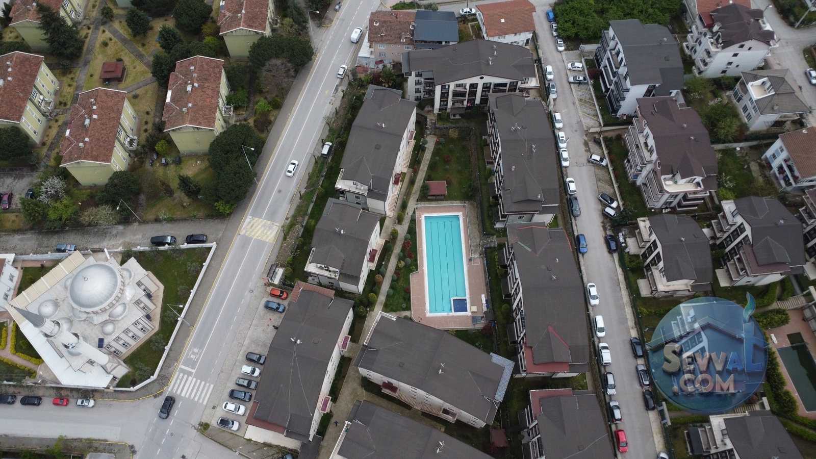 HAVUZLU SİTEDE ÇATI DUBLEKS 3+1 SATILIK DAİRE - Kocaeli Gölcük fotoğraf 3