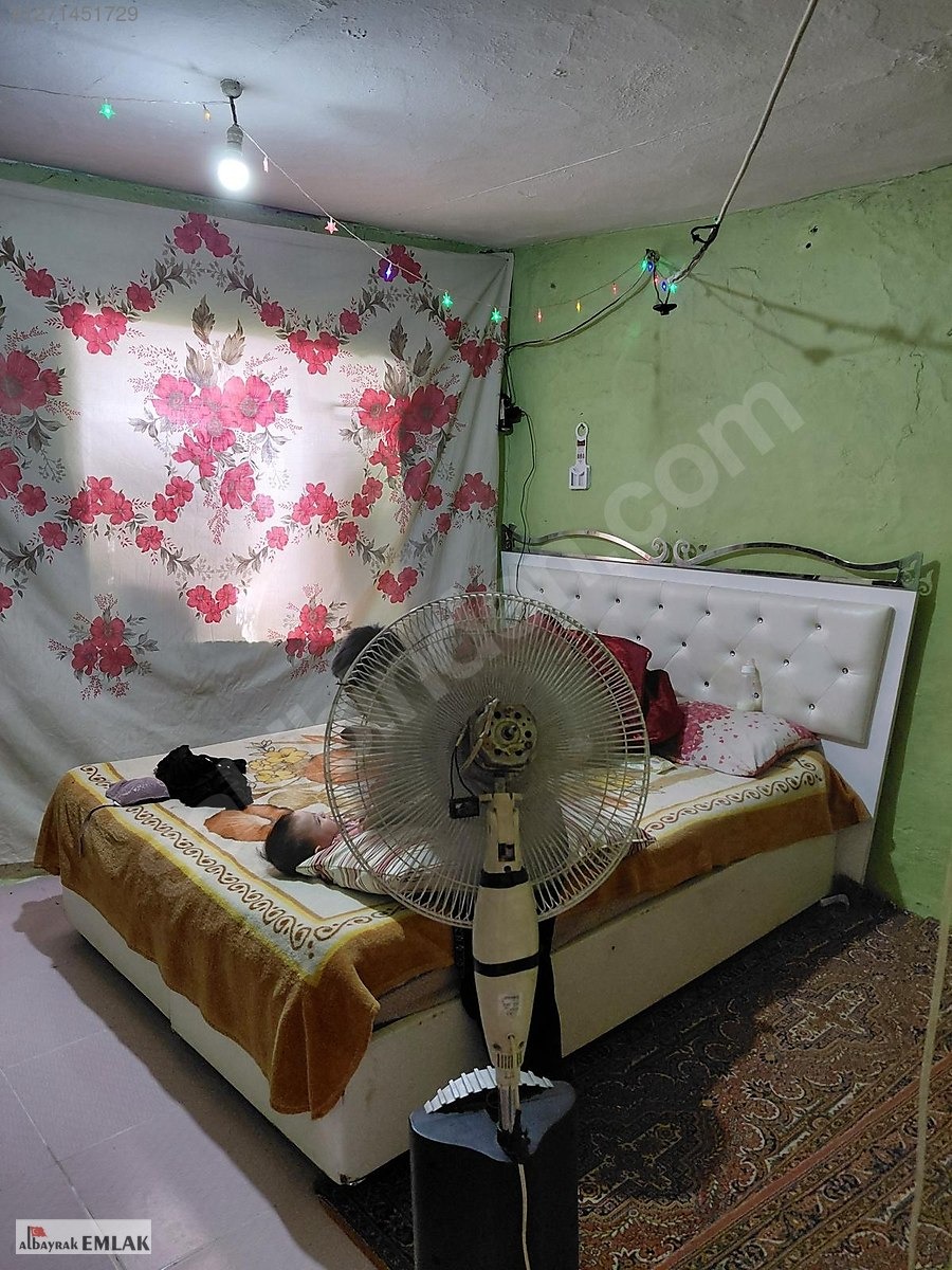AKHİSAR ZEYTİNLİOVA DA SATILIK ARSA FİYATINA 120 M2 3+1 EV - MANİSA AKHİSAR fotoğraf 5