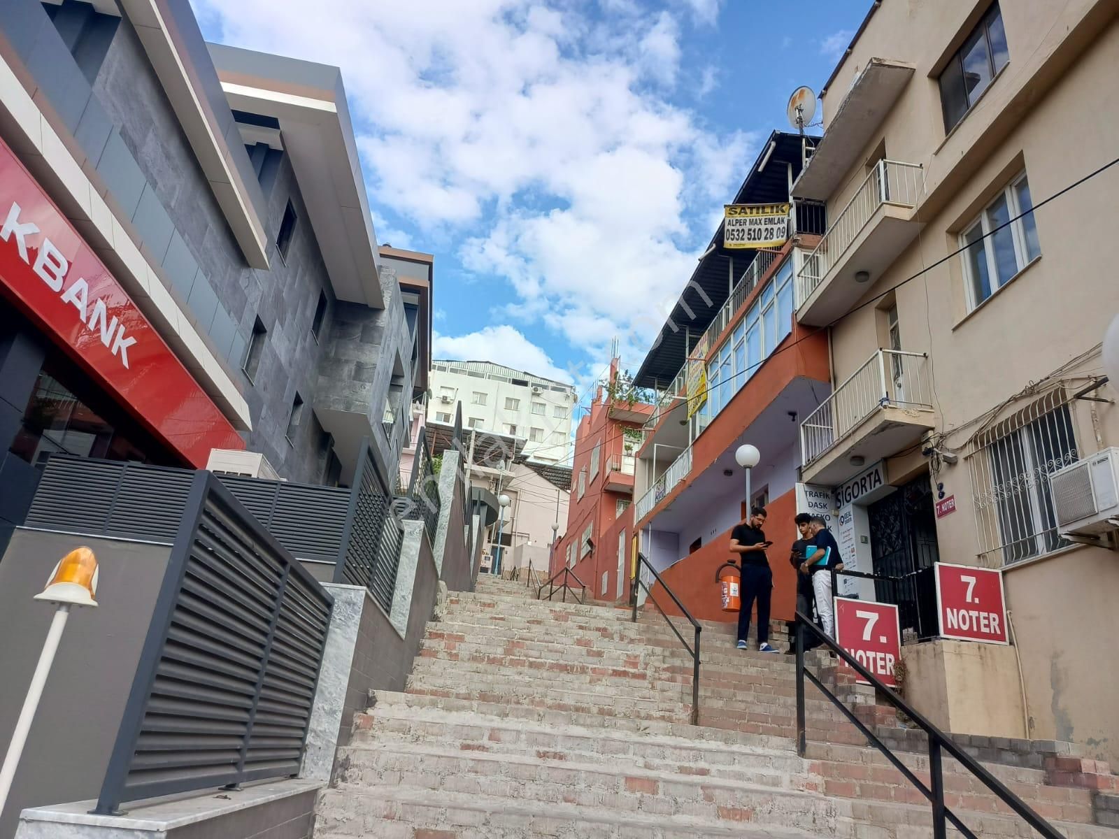 Satılık Müstakil Evler - Binalar - Daireler - Arsalar - İZMİR BAYRAKLI fotoğraf 4