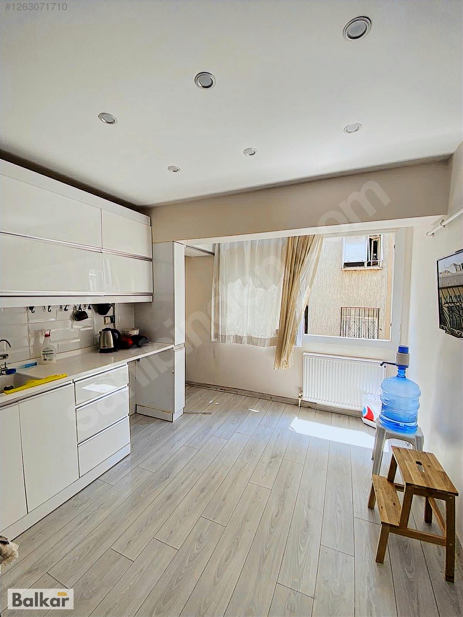 İZMİR DERE SOKAĞINDA ARAKAT FULL YAPILI 3+1 SATILIK DAİRE - İZMİR KONAK fotoğraf 2
