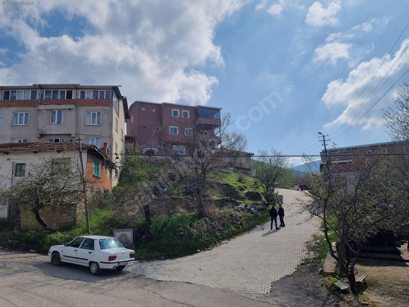 Buyukorhan merkezde 135m2 arsa 3 kat imarlı çarşıya 100 m - BURSA BÜYÜKORHAN fotoğraf 3