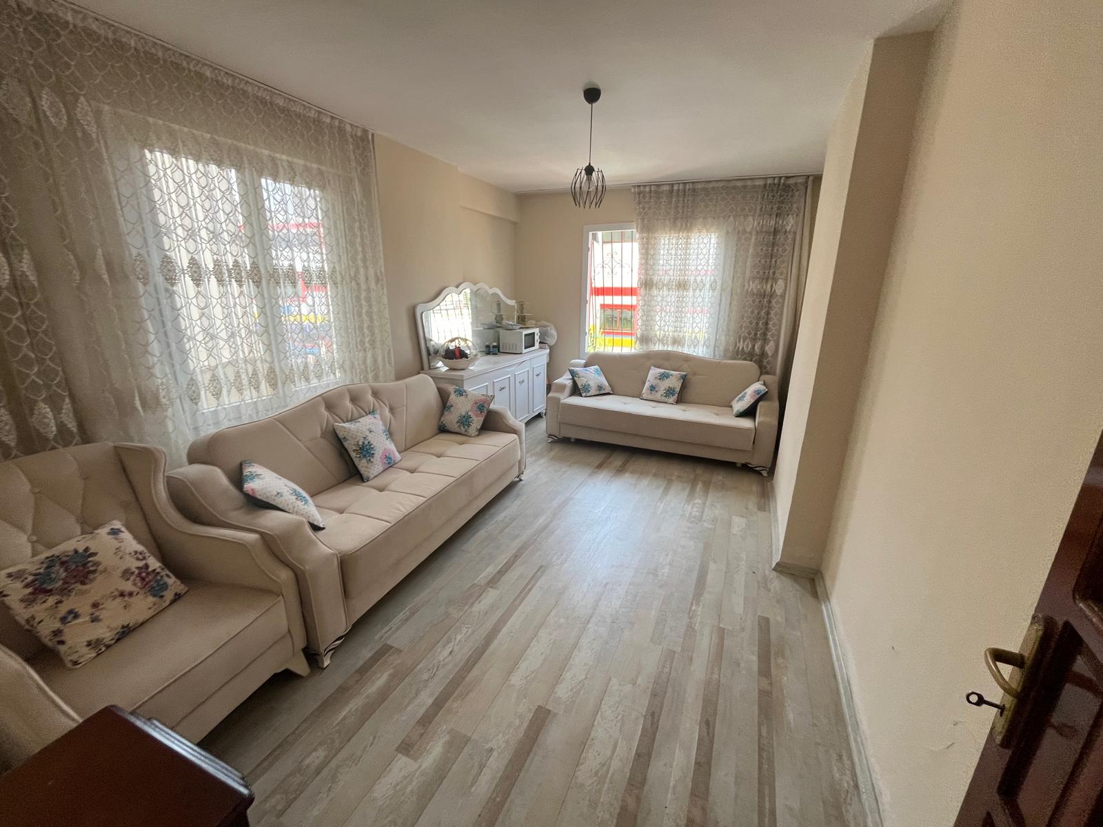 HÜRRİYET MAHALLESİNDE GENİŞ OTURUMLU 3 CEPHELİ 3+1 DAİRE - MERSİN YENİŞEHİR fotoğraf 8