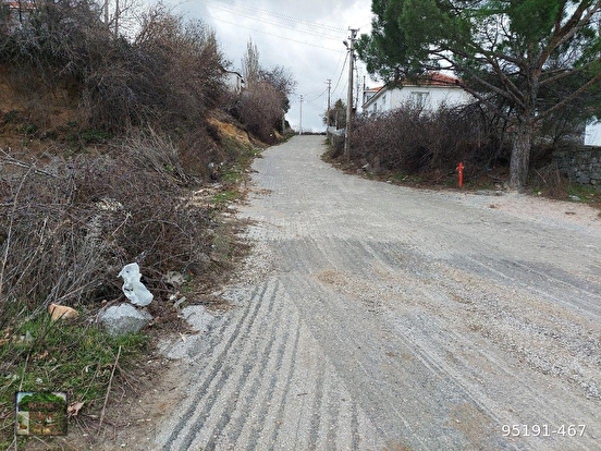 BERGAMA KIRANLI MAH DE 260 M2 ARSA MAH ÇARŞI KENARINDA MANZARALI MÜSTAKİL TAPU - İZMİR BERGAMA fotoğraf 4