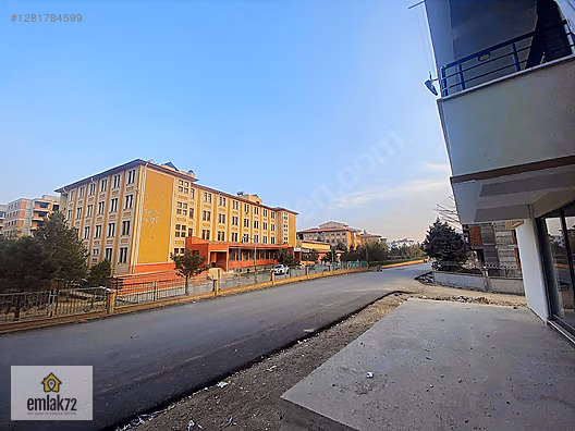 EMLAK 72'DEN KÖRİK MAH. OKUL KARŞISI SATILIK SIFIR DÜKKAN VE 1+1 - BATMAN MERKEZ fotoğraf 11