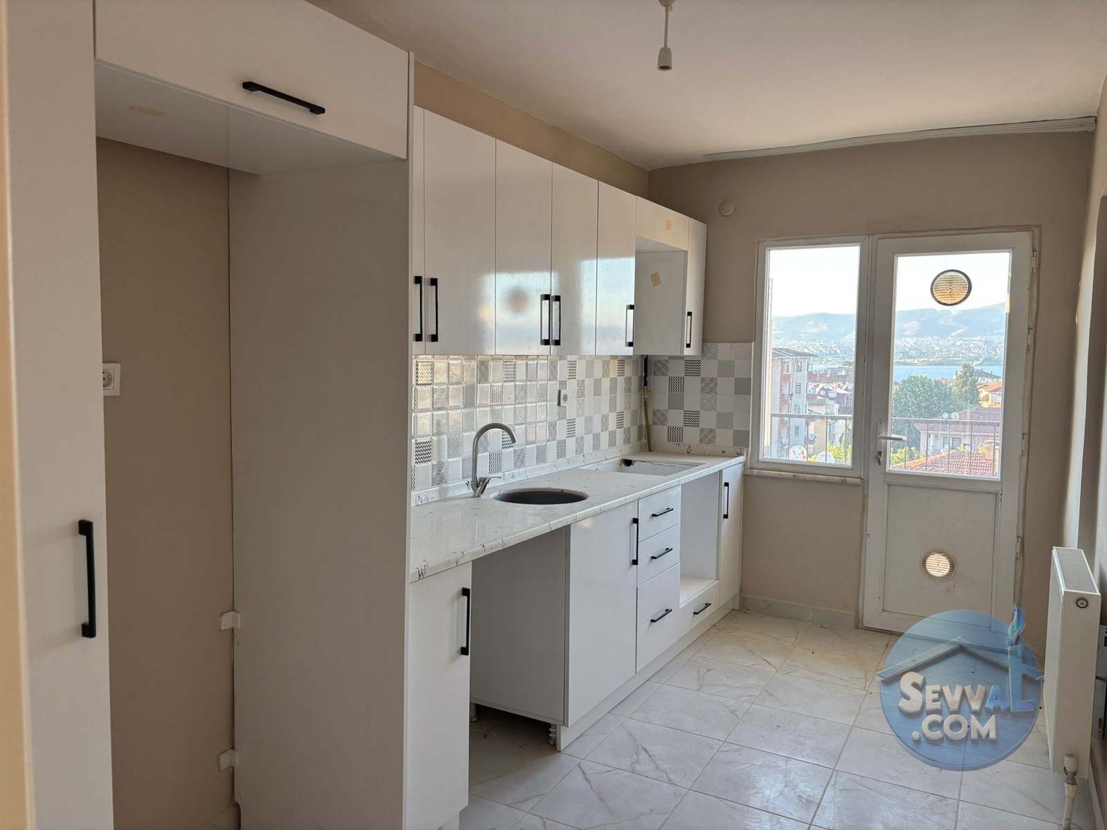 DEĞİRMENDERE SATILIK 3+1 YAPILI DAİRE - Kocaeli Gölcük fotoğraf 2