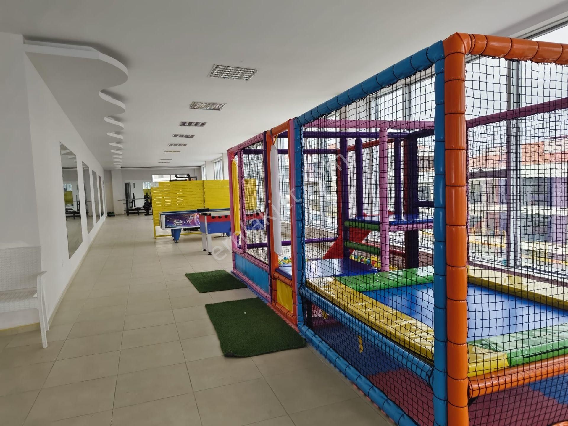Kuşadas’nda Havuzlu Site İçinde Kısmı Eşyalı Bahçe Katı 1+1 - AYDIN KUŞADASI fotoğraf 22
