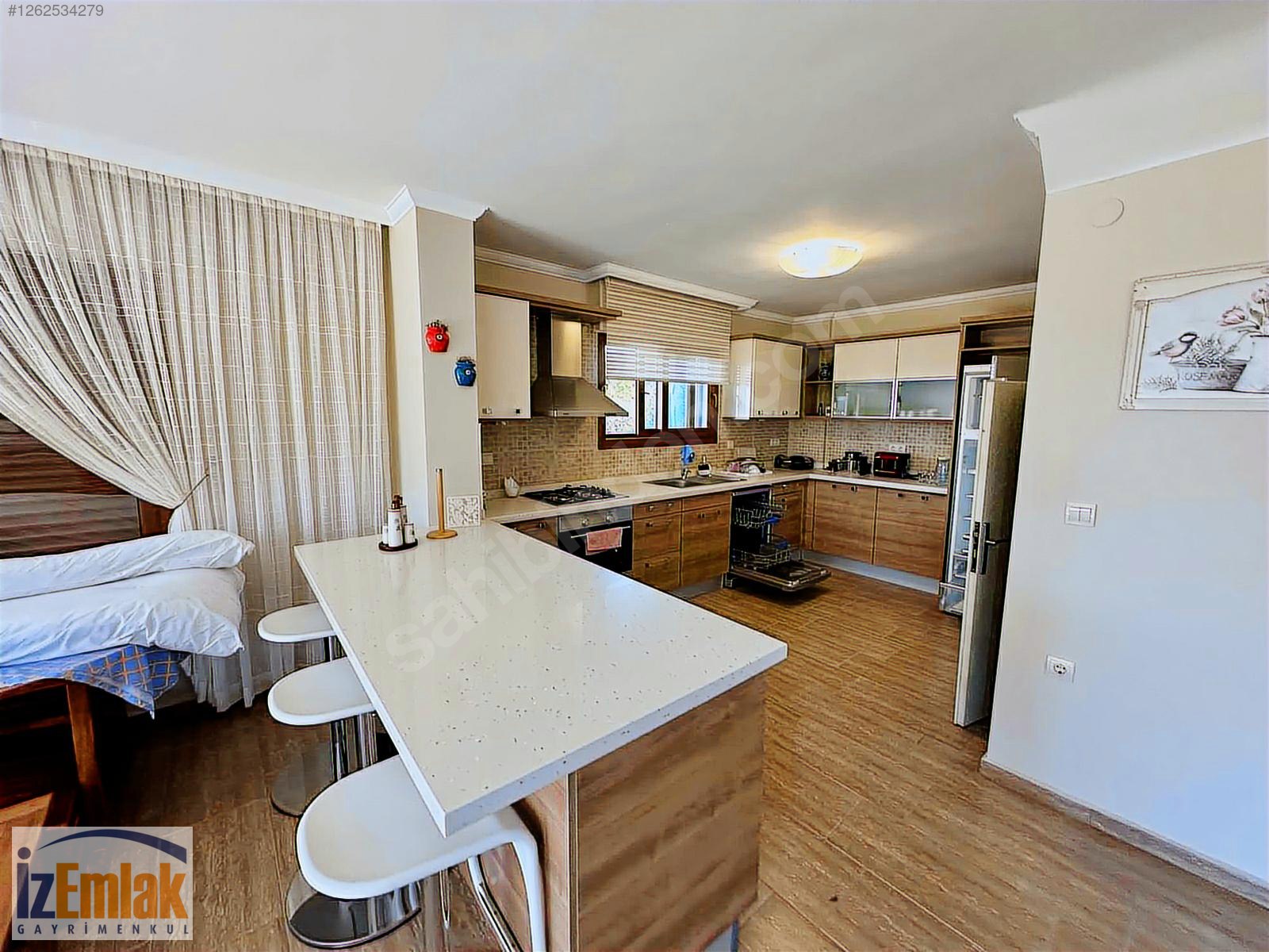 İz Emlak Yalı Mahallesinde Özel Havuzlu 3+1 Müstakil Villa - İZMİR ÇEŞME fotoğraf 11