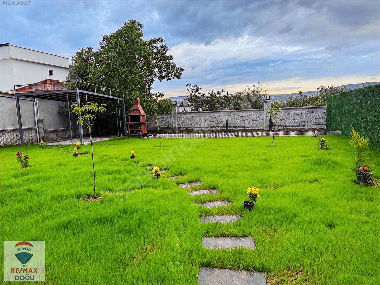 REMAX DOĞU'DAN SÜRSÜRÜ MAHALLESİNDE SATILIK 5+1 LÜX VİLLA - ELAZIĞ MERKEZ fotoğraf 2