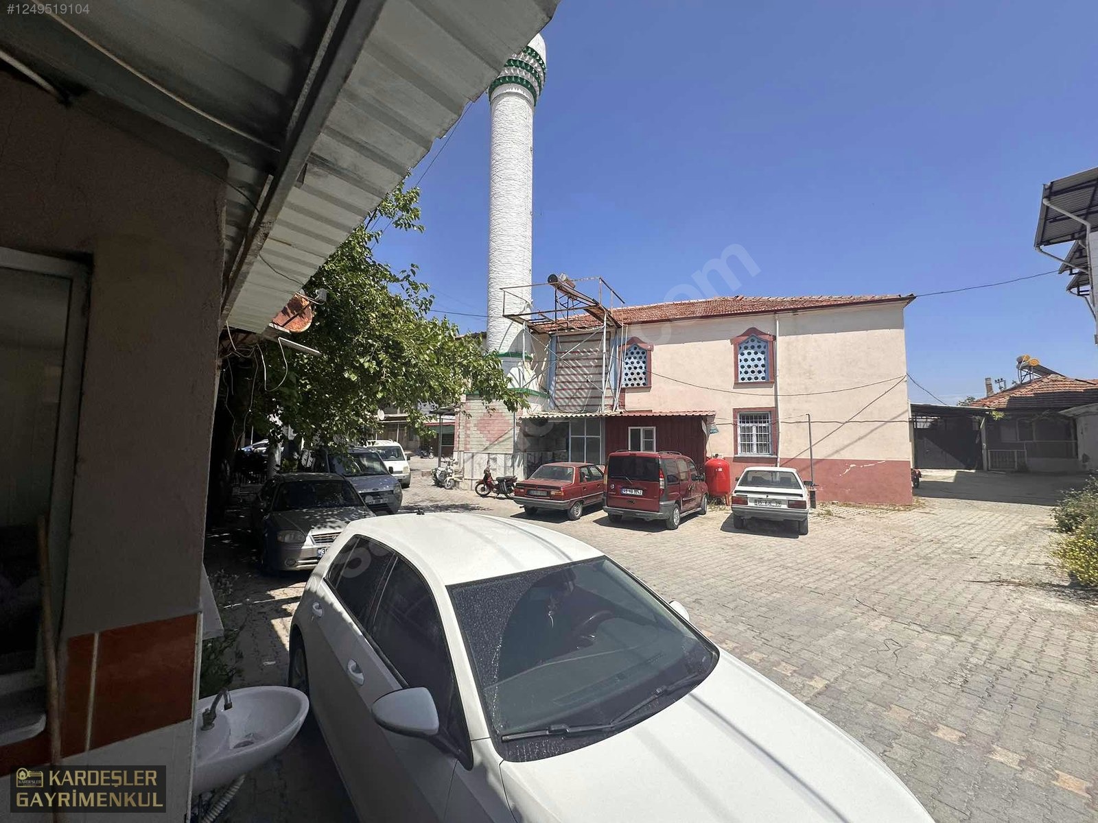 DEREKÖYDE SATILIK KÖY MERKEZİNDE ELEKTRİK SU AKTİF %50 İMARLI - MANİSA AKHİSAR fotoğraf 7