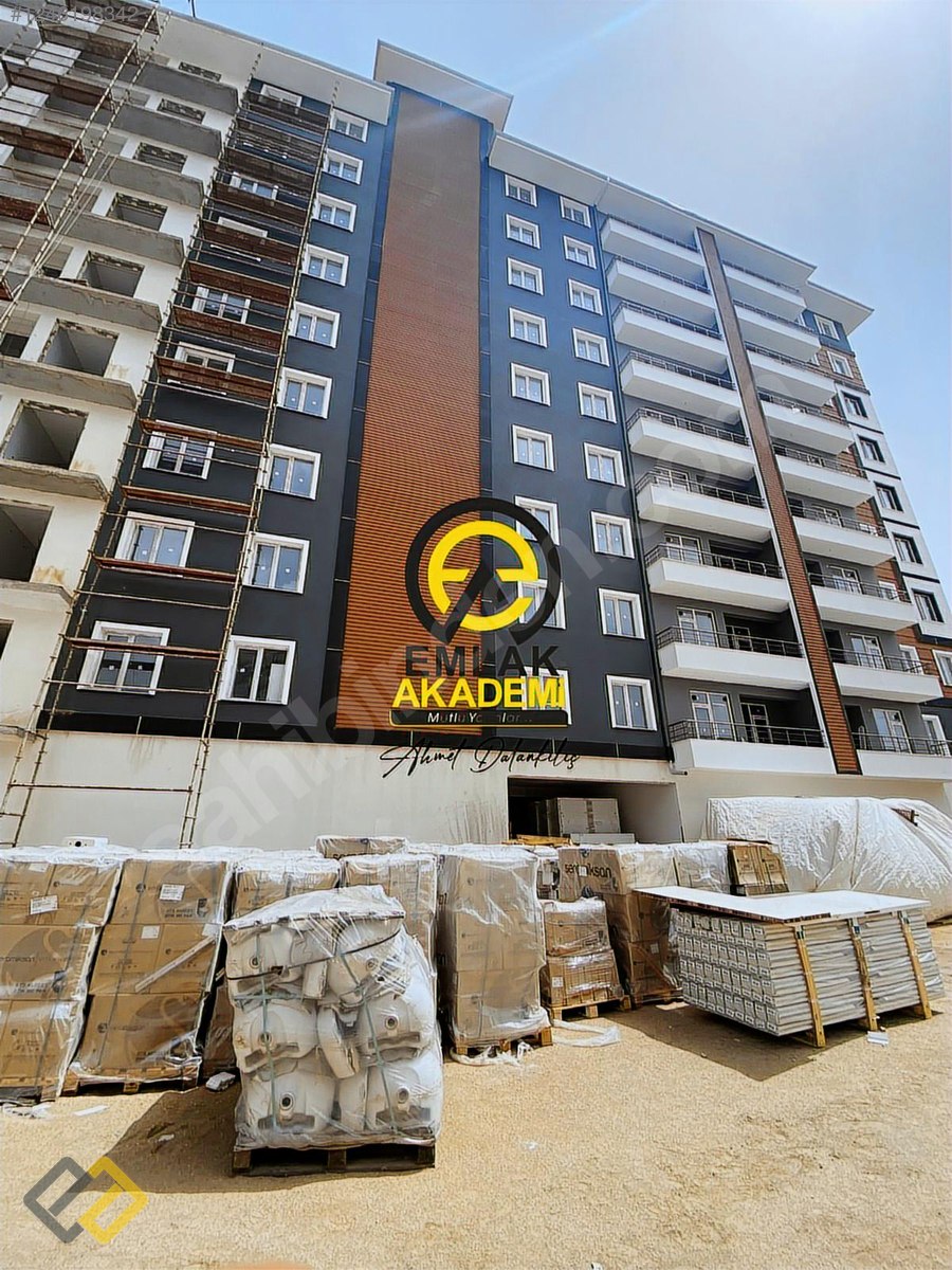 AKADEMİDEN ÜNİVERSİTE YOLUNDA SATILIK LÜX 3+0 DAİRE - YOZGAT MERKEZ fotoğraf 2